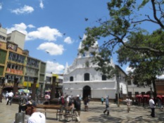 Iglesia de la Veracruz, lugar de contrastes. Oración y prostitución.